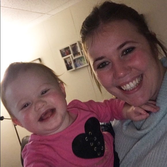 Meet your Posher, Britney - Picture 1 of 1